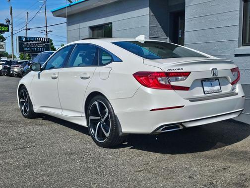 Platinum White Pearl 2018 Honda Accord Sport 2.0T