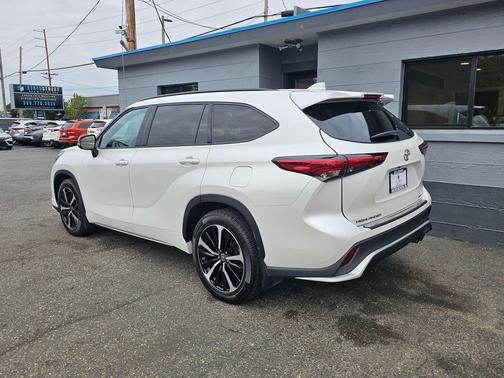 2022 Toyota Highlander XSE