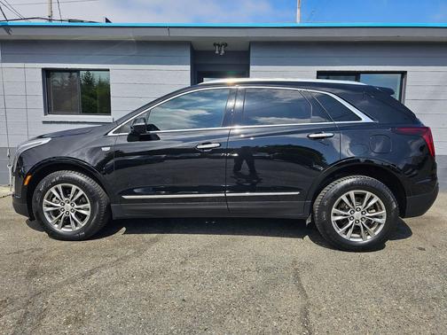Stellar Black Metallic 2021 Cadillac XT5 Premium Luxury