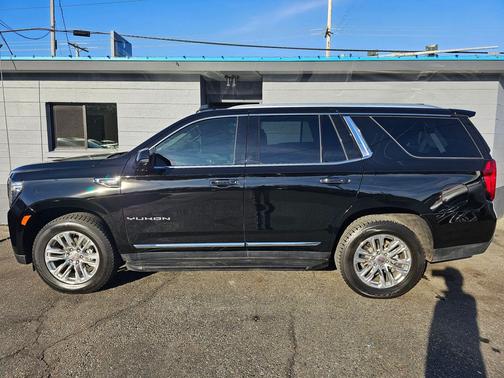 2023 GMC Yukon SLT