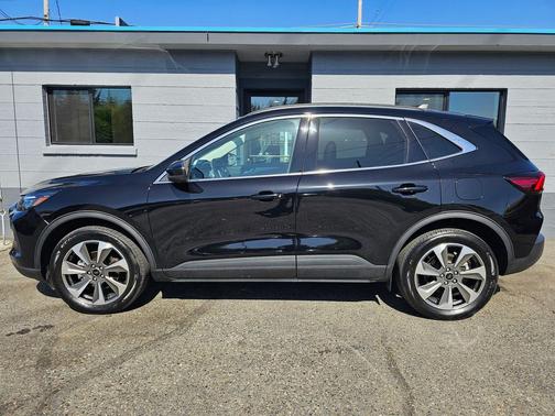 Agate Black 2024 Ford Escape Platinum