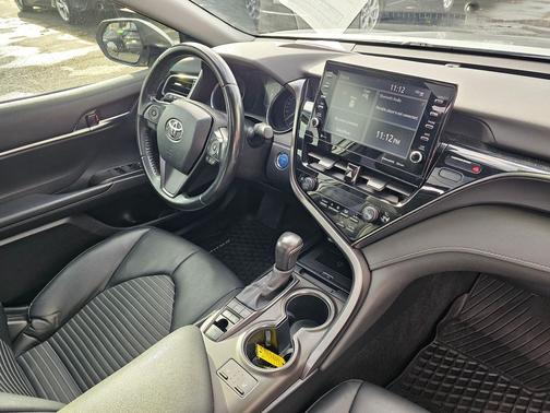 2021 Toyota Camry Hybrid SE