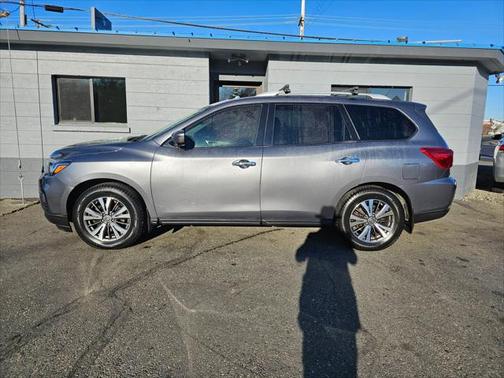 2017 Nissan Pathfinder SL