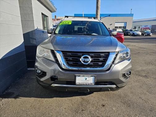 2017 Nissan Pathfinder SL