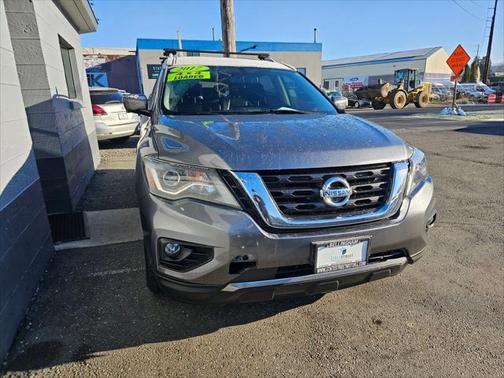 2017 Nissan Pathfinder SL