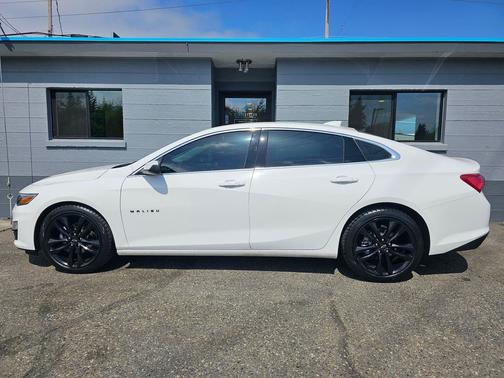 Summit White 2024 Chevrolet Malibu 1LT