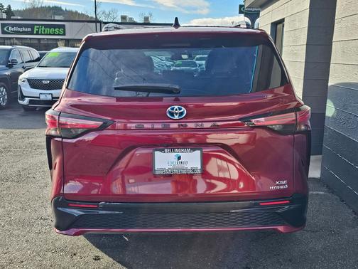 2024 Toyota Sienna XSE 7 Passenger
