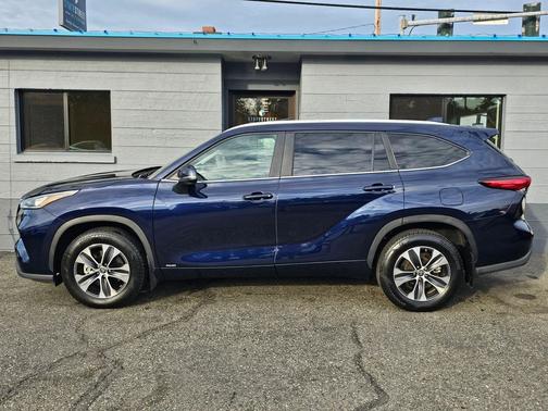 2023 Toyota Highlander Hybrid XLE