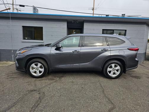 2020 Toyota Highlander LE