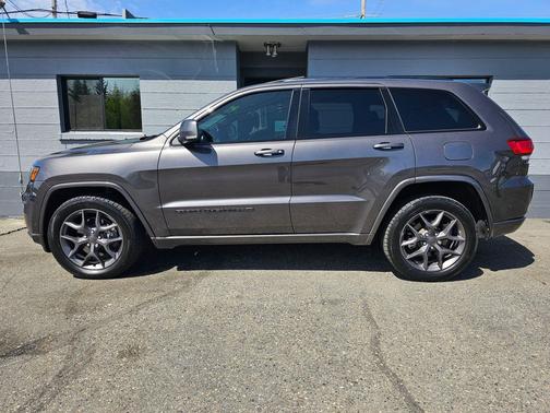 Granite Crystal Metallic Clear Coat 2021 Jeep Grand Cherokee 80th Anniversary Edition