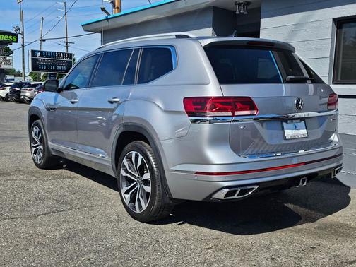 Pyrite Silver Metallic 2022 Volkswagen Atlas 3.6L SEL Premium