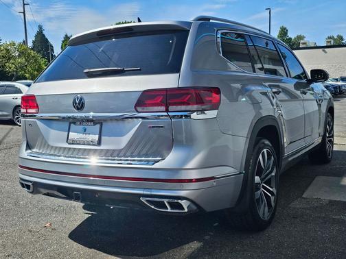 Pyrite Silver Metallic 2022 Volkswagen Atlas 3.6L SEL Premium