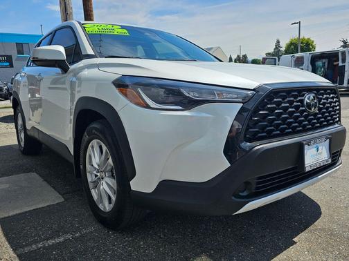 Wind Chill Pearl 2023 Toyota Corolla Cross LE