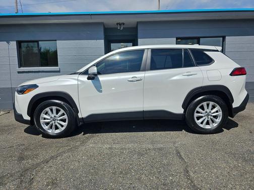 Wind Chill Pearl 2023 Toyota Corolla Cross LE