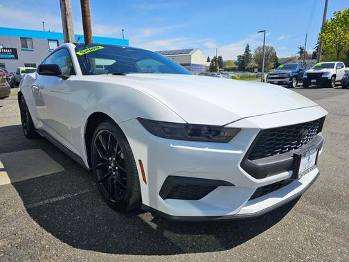 Oxford White 2024 Ford Mustang EcoBoost