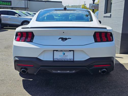Oxford White 2024 Ford Mustang EcoBoost