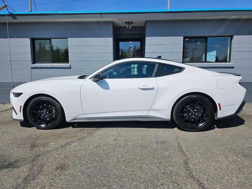 Oxford White 2024 Ford Mustang EcoBoost