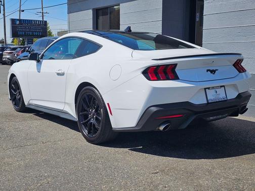 Oxford White 2024 Ford Mustang EcoBoost
