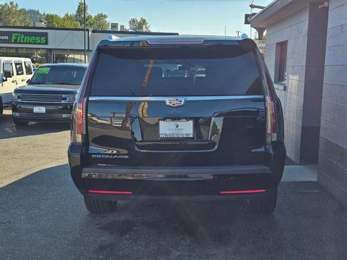 2017 Cadillac Escalade ESV Platinum