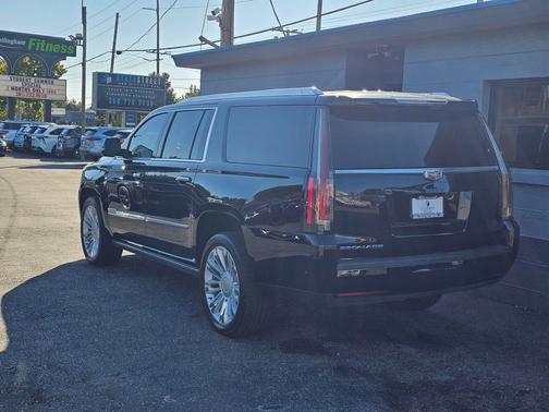 2017 Cadillac Escalade ESV Platinum