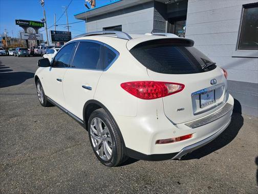 2016 INFINITI QX50 Base