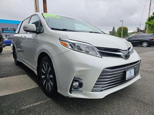 Blizzard Pearl 2019 Toyota Sienna Limited Premium