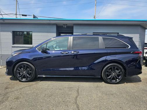 Dark Blue Pearl 2024 Toyota Sienna XSE 7 Passenger
