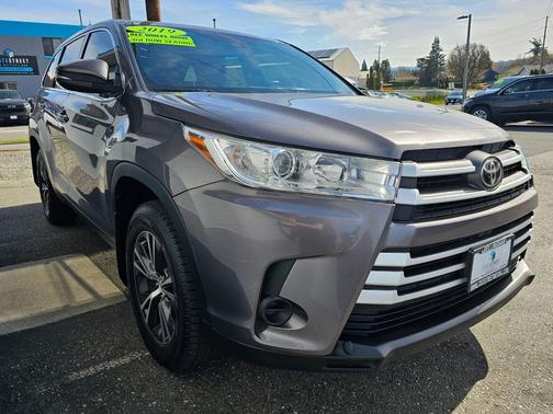 Predawn Gray Mica 2019 Toyota Highlander LE