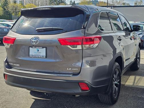 Predawn Gray Mica 2019 Toyota Highlander LE