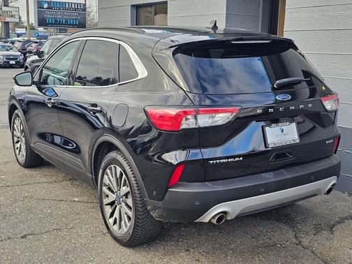 2020 Ford Escape Titanium