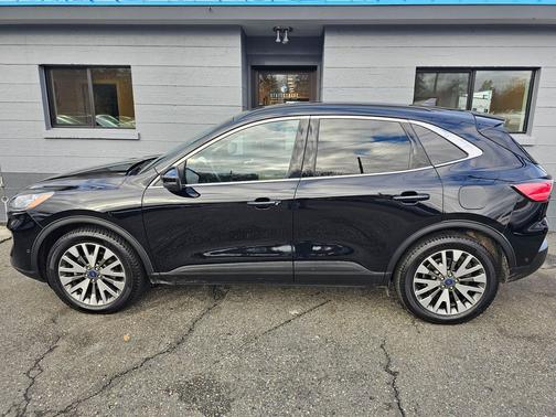 2020 Ford Escape Titanium