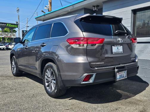 Predawn Gray Mica 2019 Toyota Highlander XLE