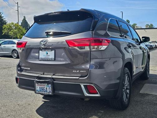 Predawn Gray Mica 2019 Toyota Highlander XLE