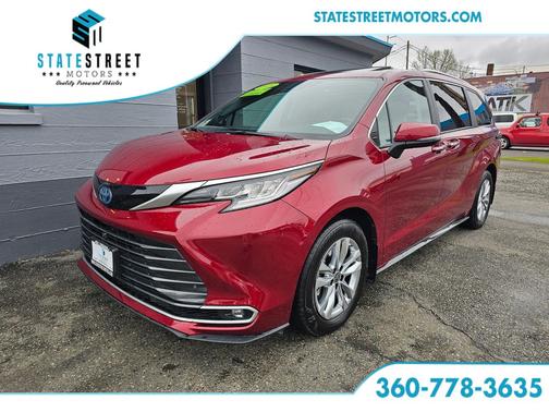 2023 Toyota Sienna LE