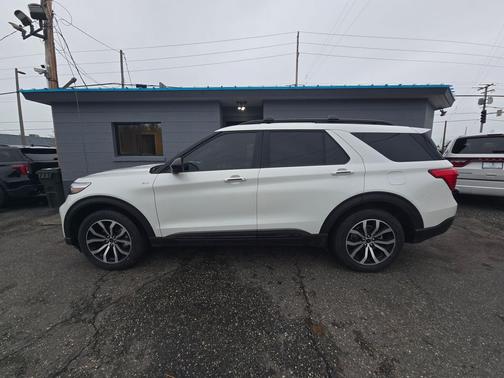 2024 Ford Explorer ST-Line