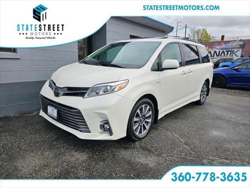 2018 Toyota Sienna XLE