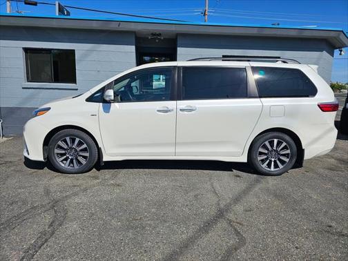 2020 Toyota Sienna Limited Premium
