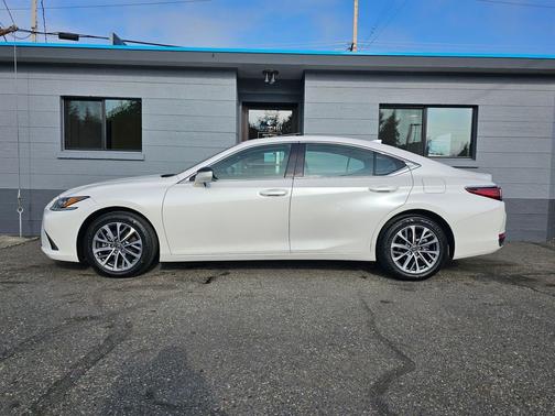 2022 Lexus ES 250 Base