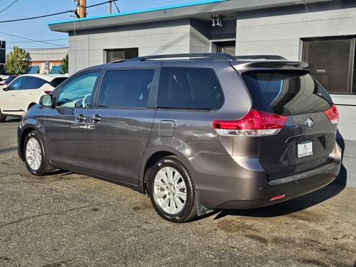 2014 Toyota Sienna XLE