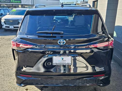 2024 Toyota Sienna XSE 7 Passenger