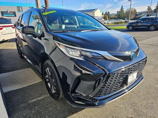 2024 Toyota Sienna XSE 7 Passenger