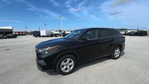 2023 Toyota Highlander LE
