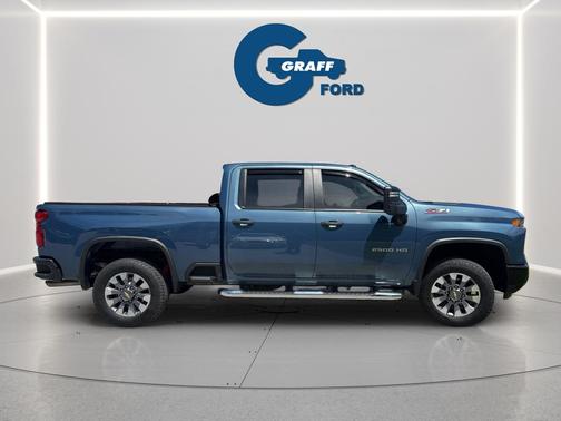 Lakeshore Blue Metallic 2024 Chevrolet Silverado 2500 Custom