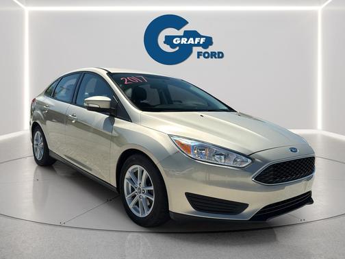 WHITE GOLD 2017 Ford Focus SE