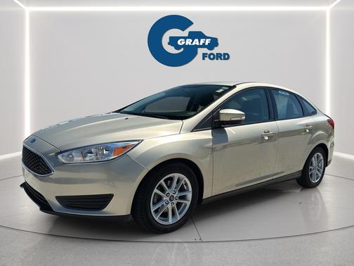 WHITE GOLD 2017 Ford Focus SE