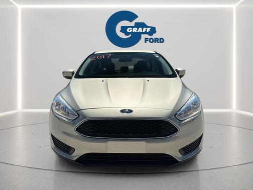 WHITE GOLD 2017 Ford Focus SE