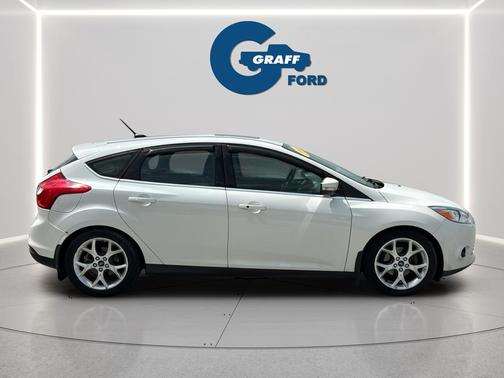 WHITE PLATINUM TRI-COAT 2014 Ford Focus Titanium