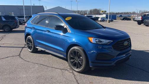 ATLAS BLUE 2022 Ford Edge SE