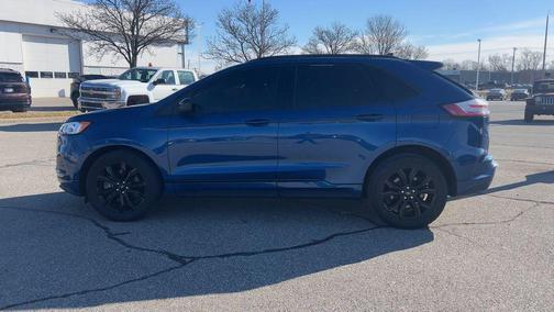 ATLAS BLUE 2022 Ford Edge SE
