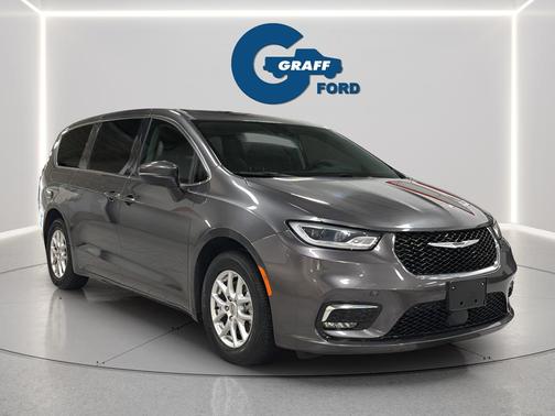 Granite Crystal Metallic Clearcoat 2023 Chrysler Pacifica Touring L